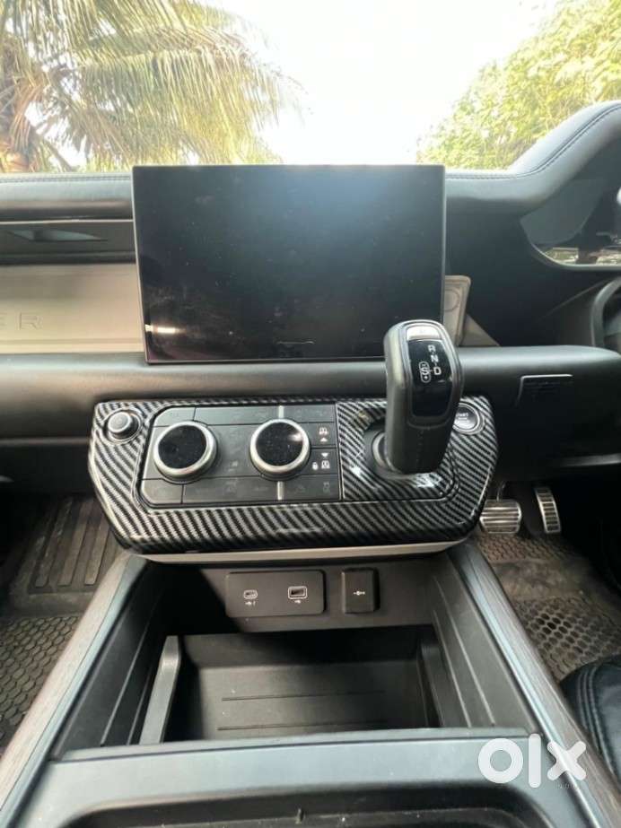 Land Rover Defender 3.0 L 130 Hse, 2023, Petrol