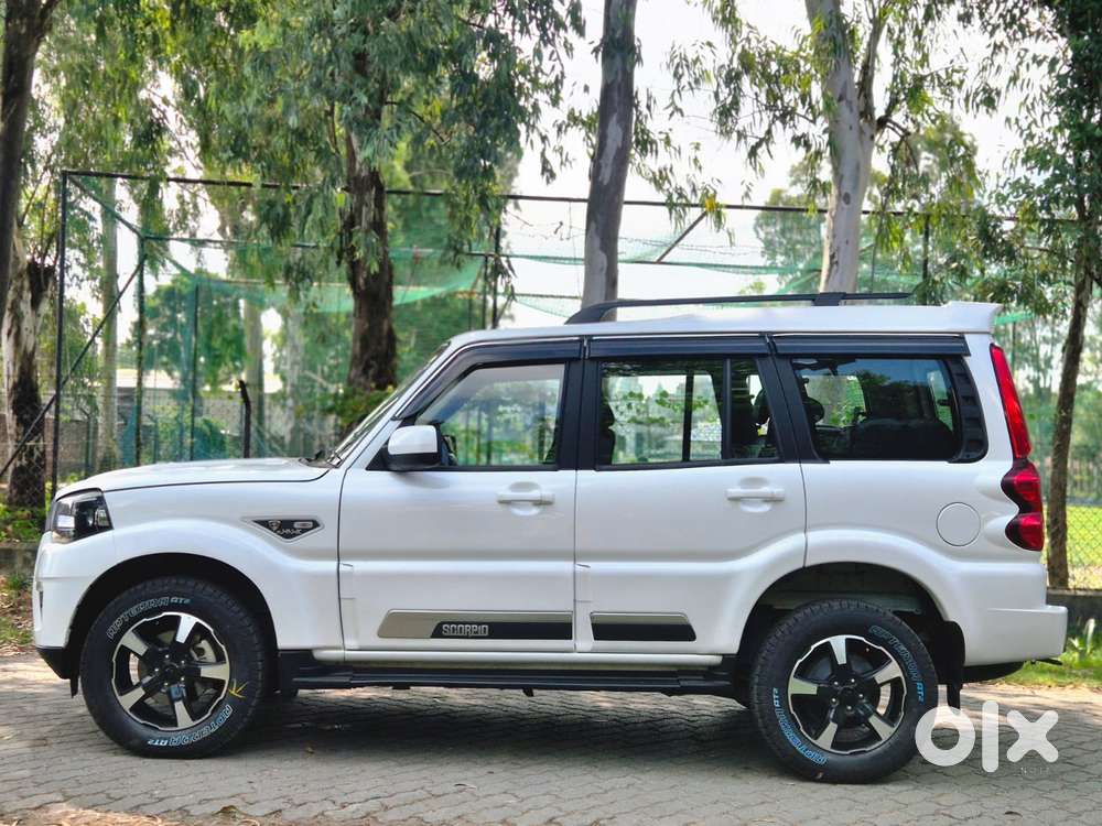 Mahindra Scorpio Classic, 2025, Diesel