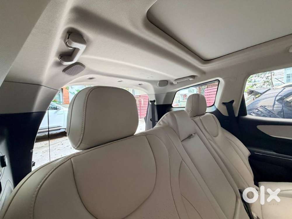 Mahindra Xuv700 At Awd Top End 2022 Diesel Well Maintained
