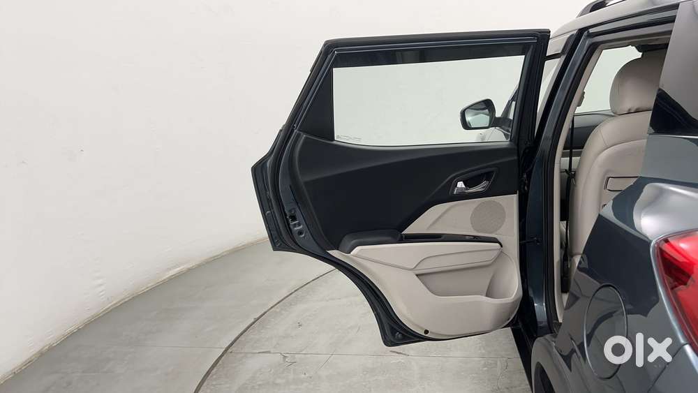 Mahindra Xuv300 W8 Option, 2022, Petrol