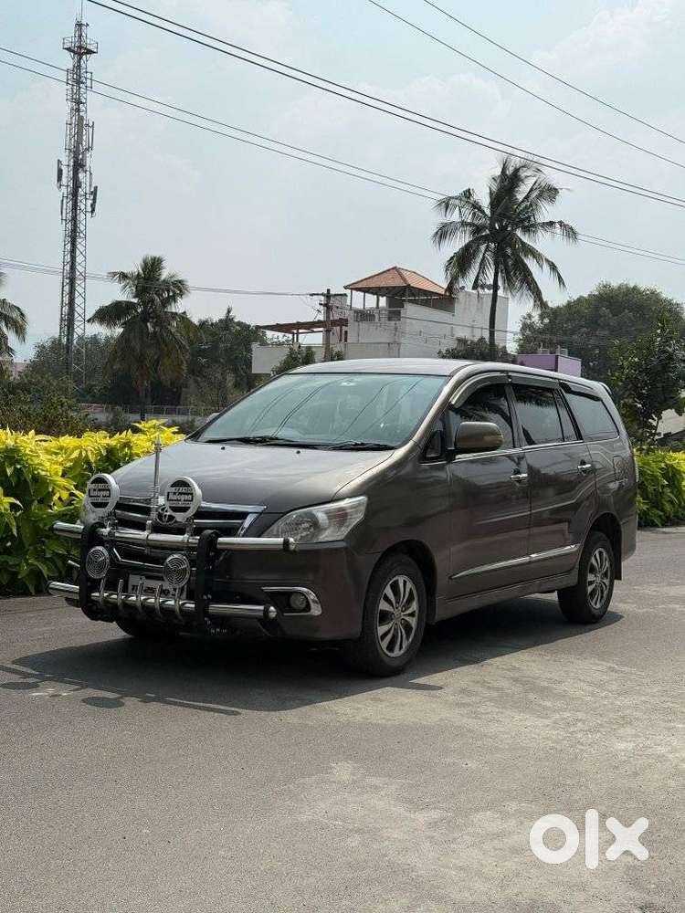 Toyota Innova 2.5 Z Diesel 7 Seater Bs Iv, 2015, Diesel