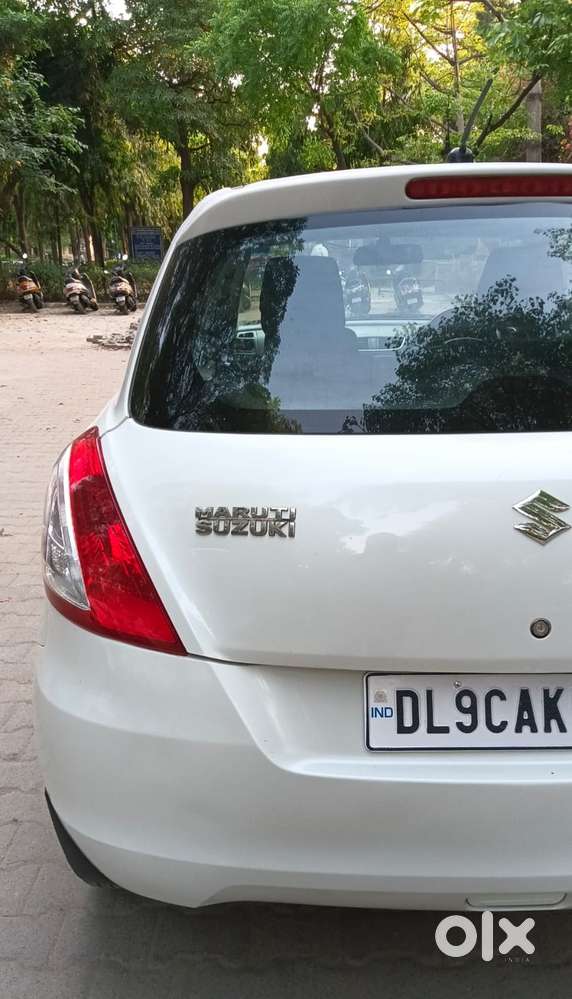 Maruti Suzuki Swift Lxi Optional-o, 2015, Petrol