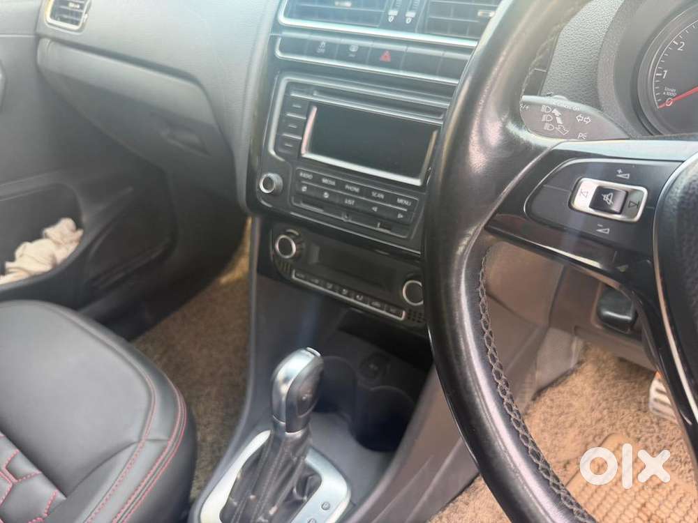 Volkswagen Polo 2015 Petrol 77000 Km Driven