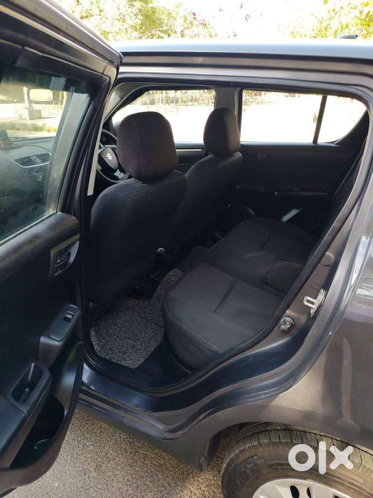 Maruti Suzuki Swift 1.2 Dlx, 2016, Petrol