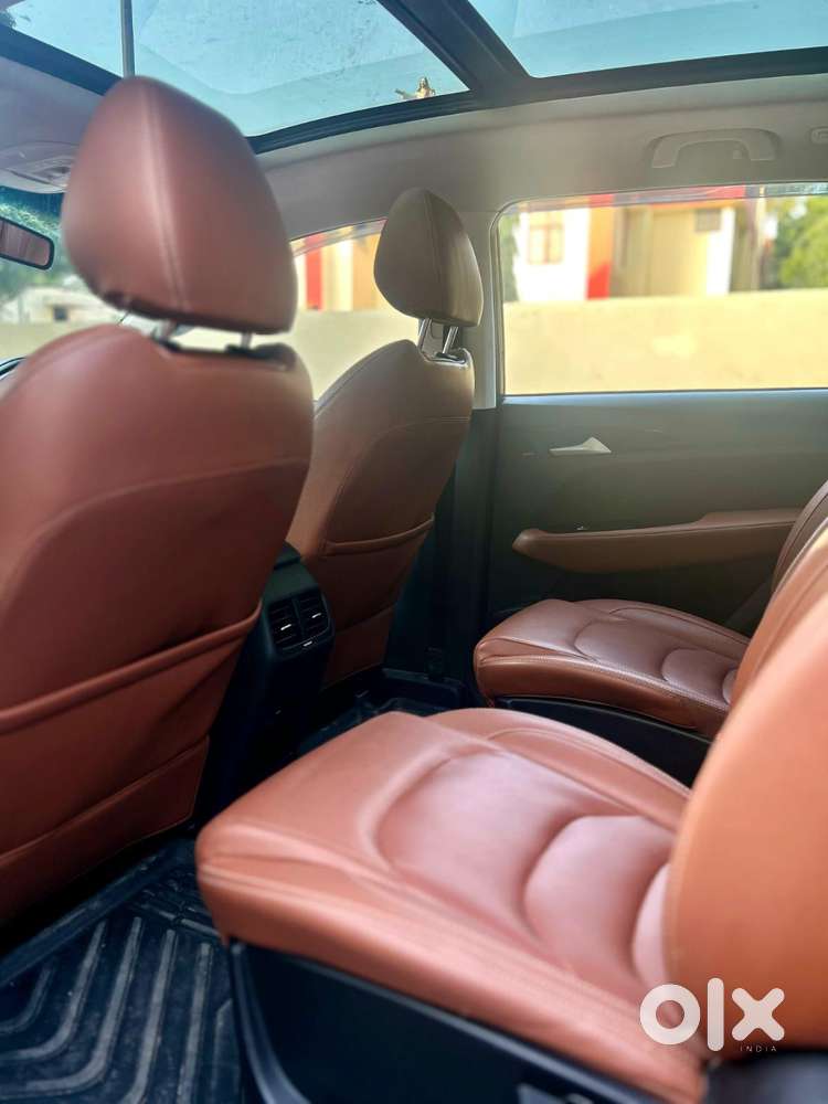 Mg Hector Plus 1.5 Sharp Turbo Cvt 6 Str, 2022, Petrol