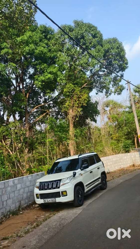 Mahindra Tuv 300 T8(fulloption).