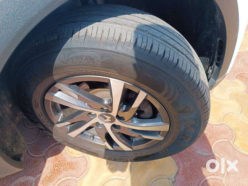 Mahindra Xuv700 Mx Diesel Mt 5 Str (e), 2022, Diesel