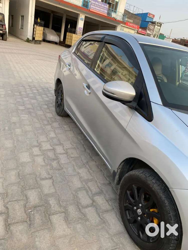 Honda Amaze 2017 Petrol 150000 Km Driven