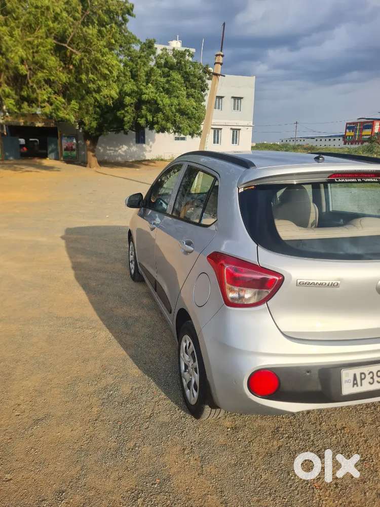 2nd Owner Hyundai Grand I10 2018 Dec Tyres Insurance K