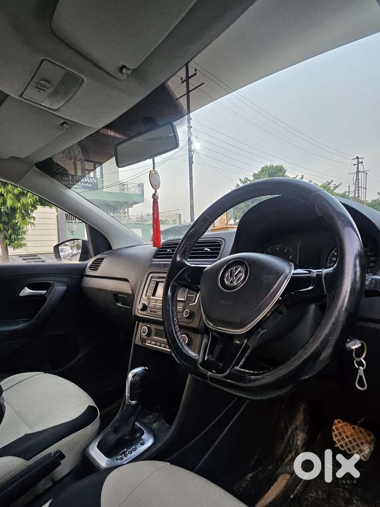 Volkswagen Vento 1.2 Tsi Highline Plus At, 2017, Petrol