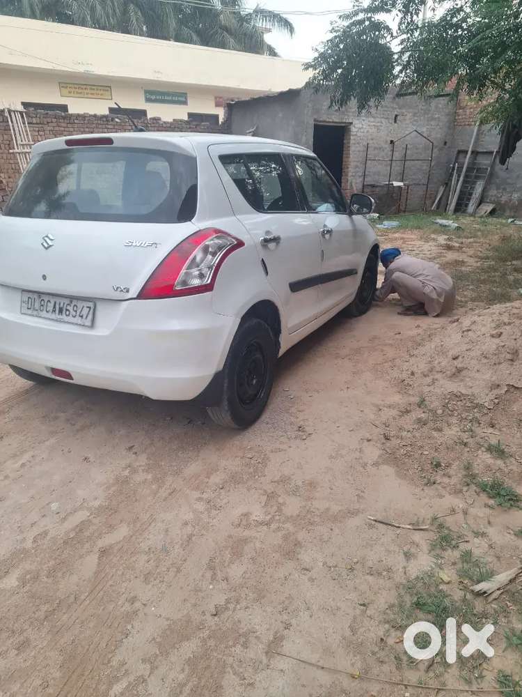 Maruti Suzuki Swift 2013 Cng & Hybrids 80000 Km Driven