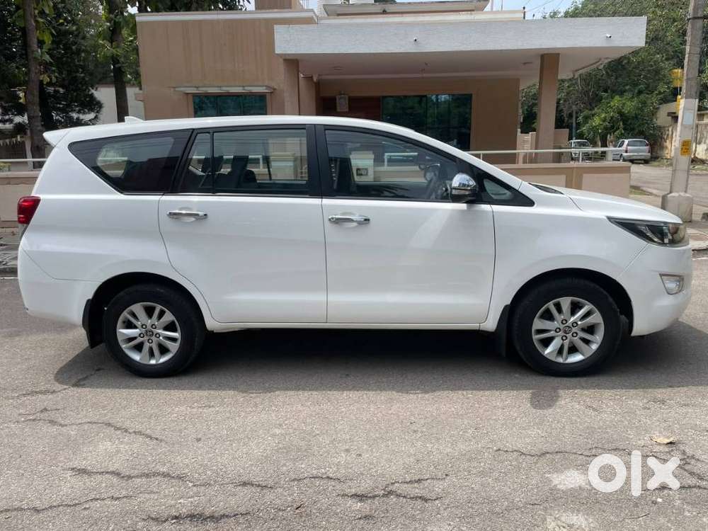 Toyota Innova Crysta 2.8 Gx At, 2016, Diesel