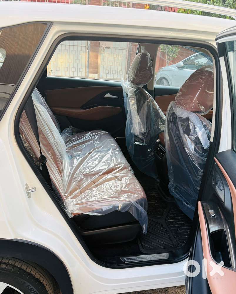 Mg Hector Plus Savvy Pro 1.5 Turbo Petrol Cvt 7 Str, 2024, Petrol