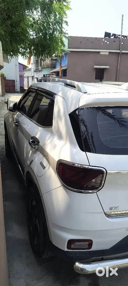 Hyundai Venue 2020 Petrol Well Maintained