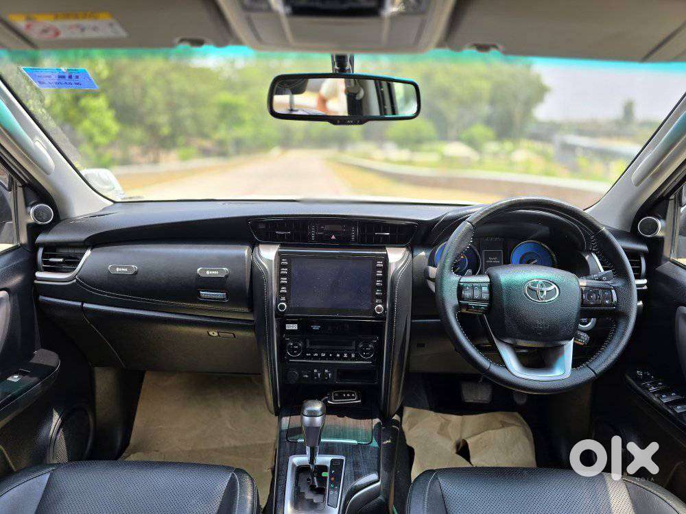 Toyota Fortuner 4x2 At 2.7 Petrol, 2022, Petrol