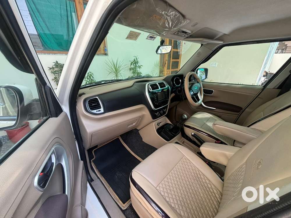 Mahindra Tuv 300 2018