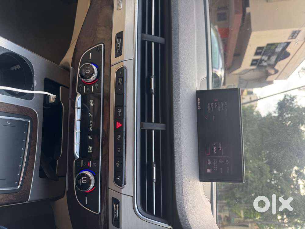 Audi Q7 Pearl White 2016