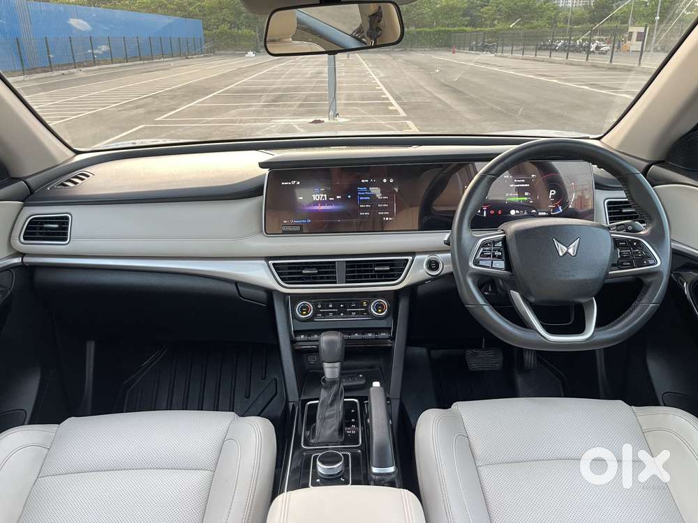 Mahindra Xuv700 2.2 Ax 7 Diesel At Str, 2024, Diesel