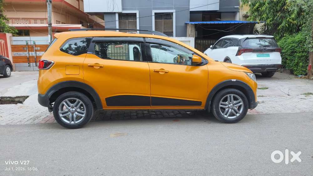 Renault Triber Rxz, 2019, Petrol