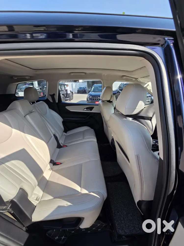 Mahindra Xuv700 2022 Diesel 7at Lux  69900