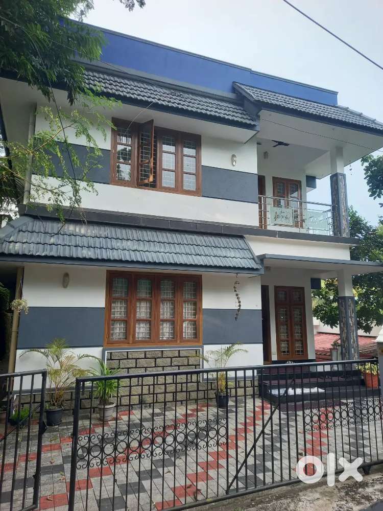 bhk upstairs house for rent kottayam kanjikuzhi town For Rent