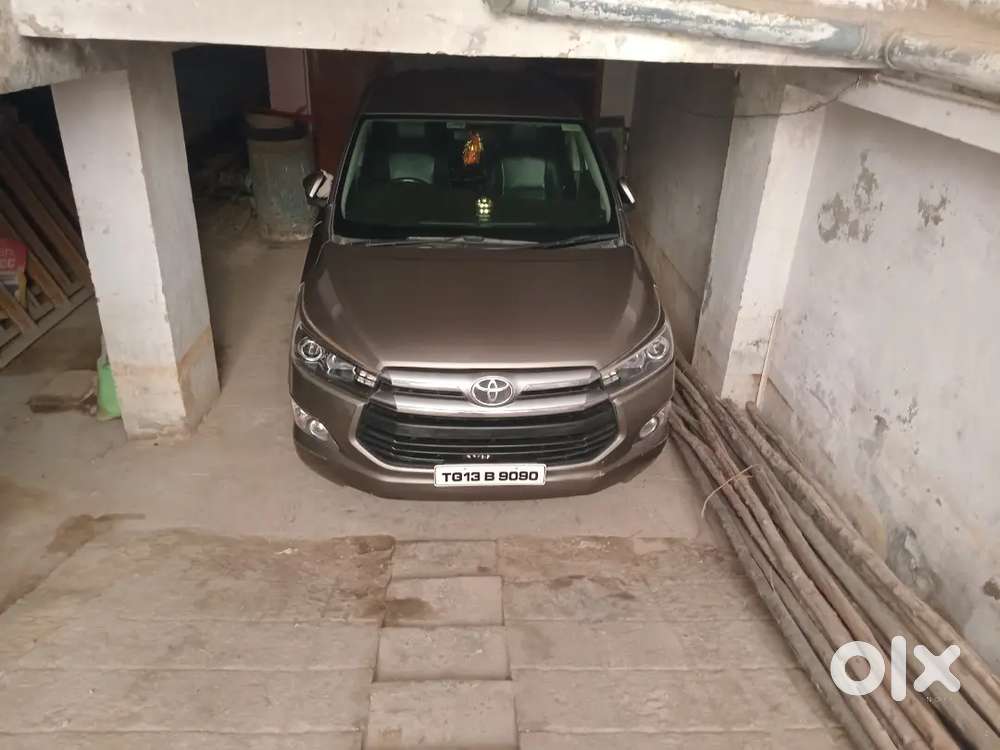 Toyota Innova Crysta 2016 Diesel 125000 Km Driven