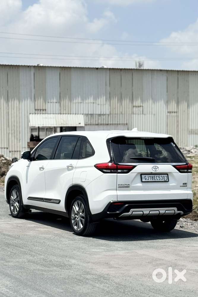Toyota Innova Hycross 2.0 Zx Hybrid 7 Str, 2024, Cng & Hybrids