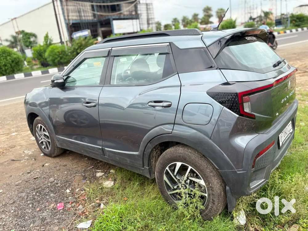 Mahindra Xuv Petrol 2025