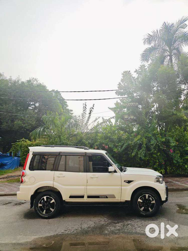 Mahindra Scorpio Classic 2.2 S 11 Mt 7 Str, 2023, Diesel
