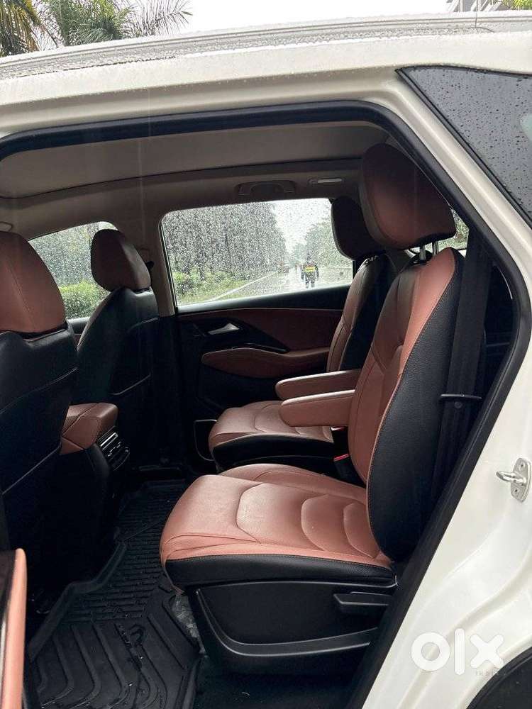 Mg Hector Plus Savvy Pro 1.5 Turbo Petrol Cvt 6 Str, 2023, Petrol