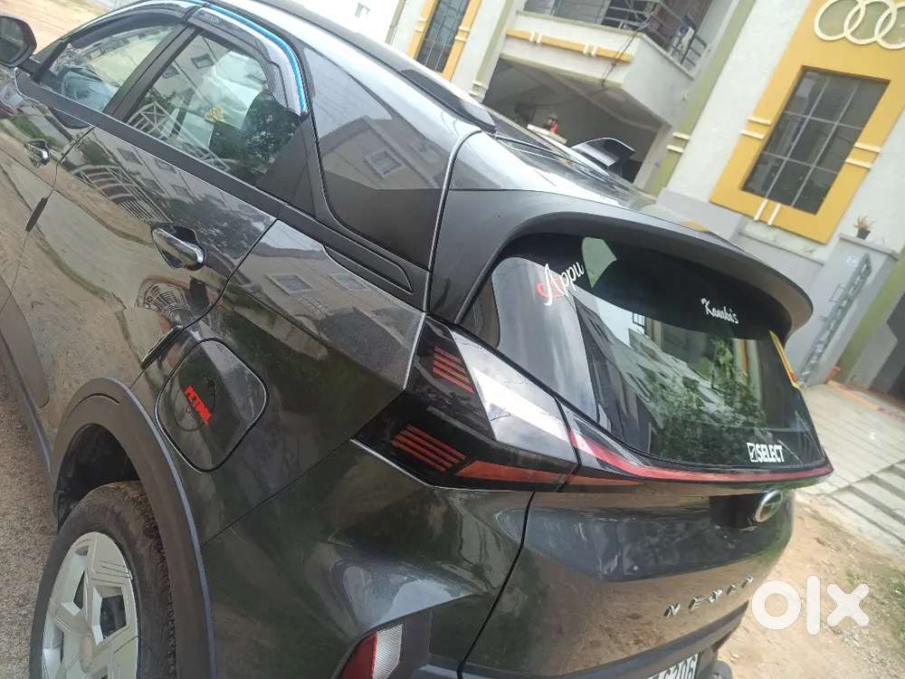 Tata Nexon 2025 Petrol 4000 Km Driven