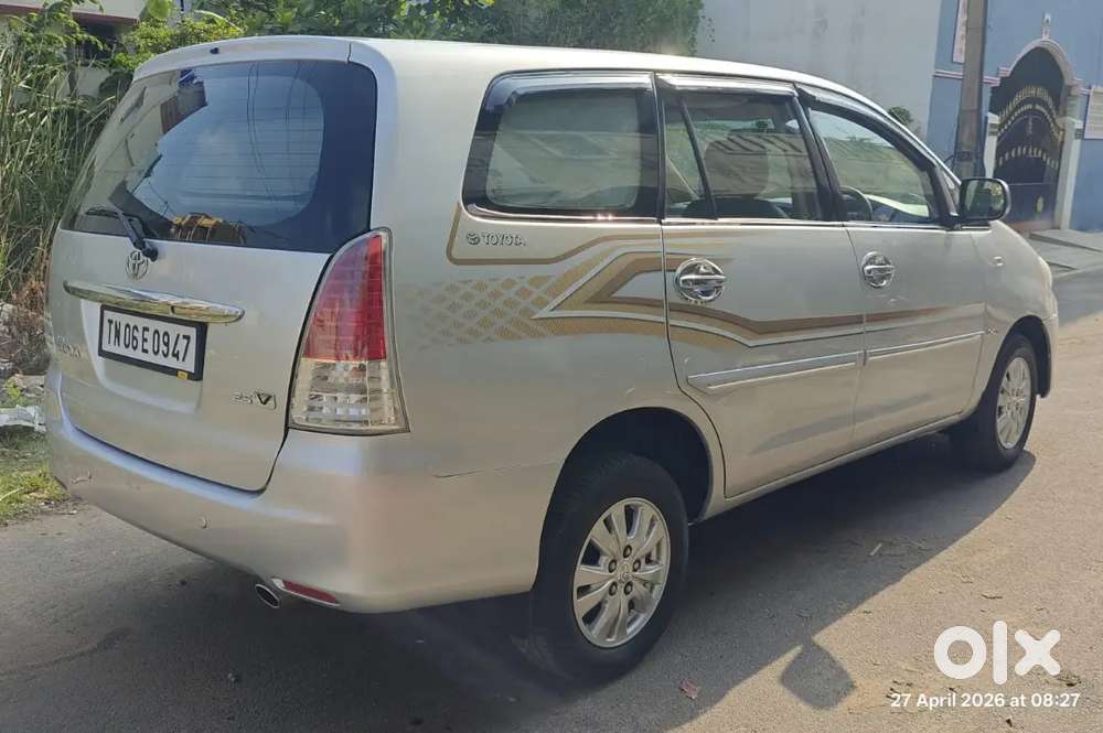 Toyota Innova 2011 Diesel Well Maintained