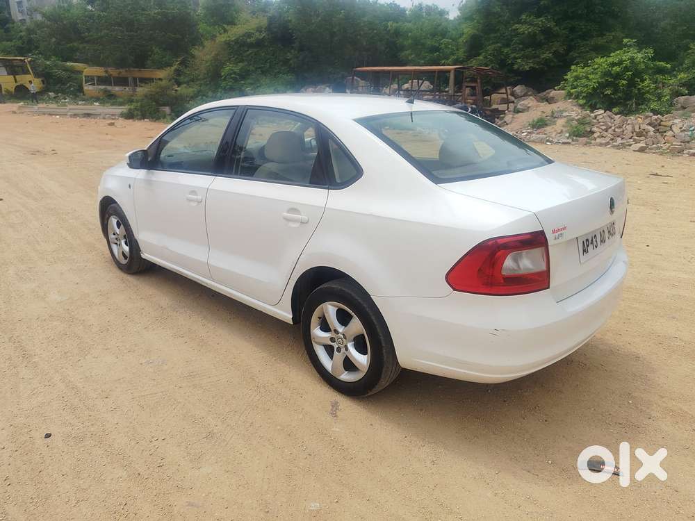 Skoda Rapid 1.6 Mpi Ambition, 2012, Petrol