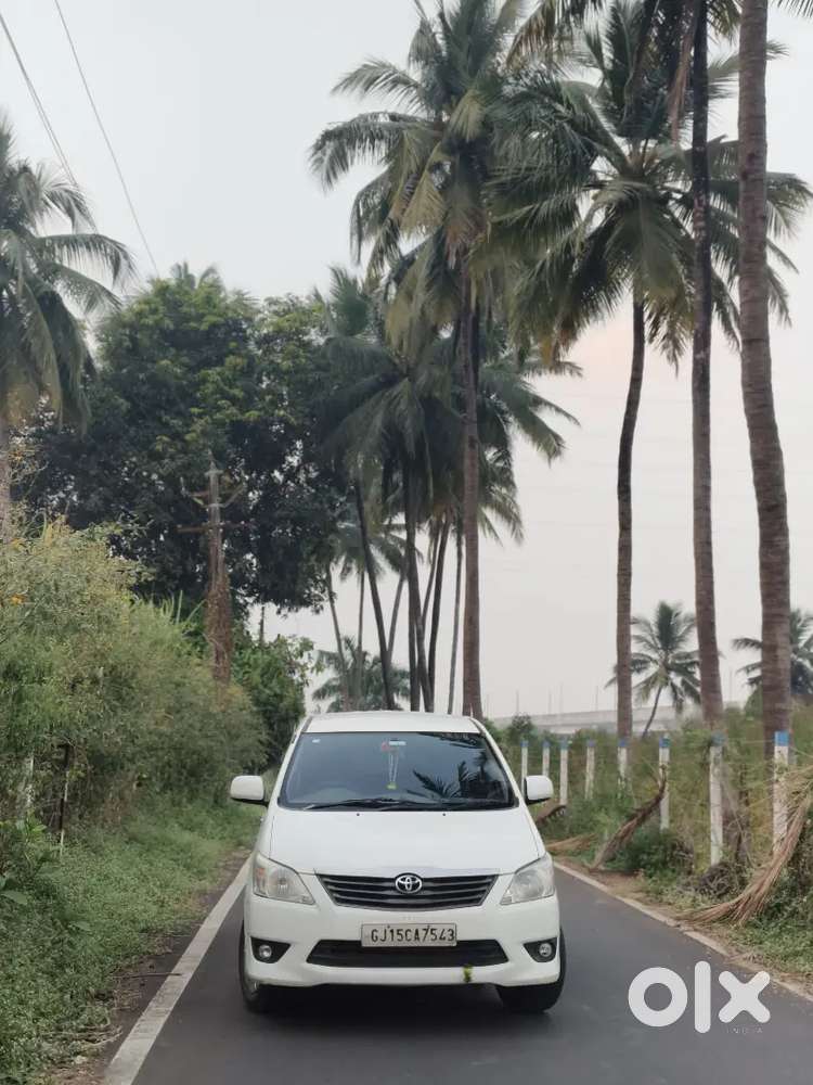 Toyota Innova 2012