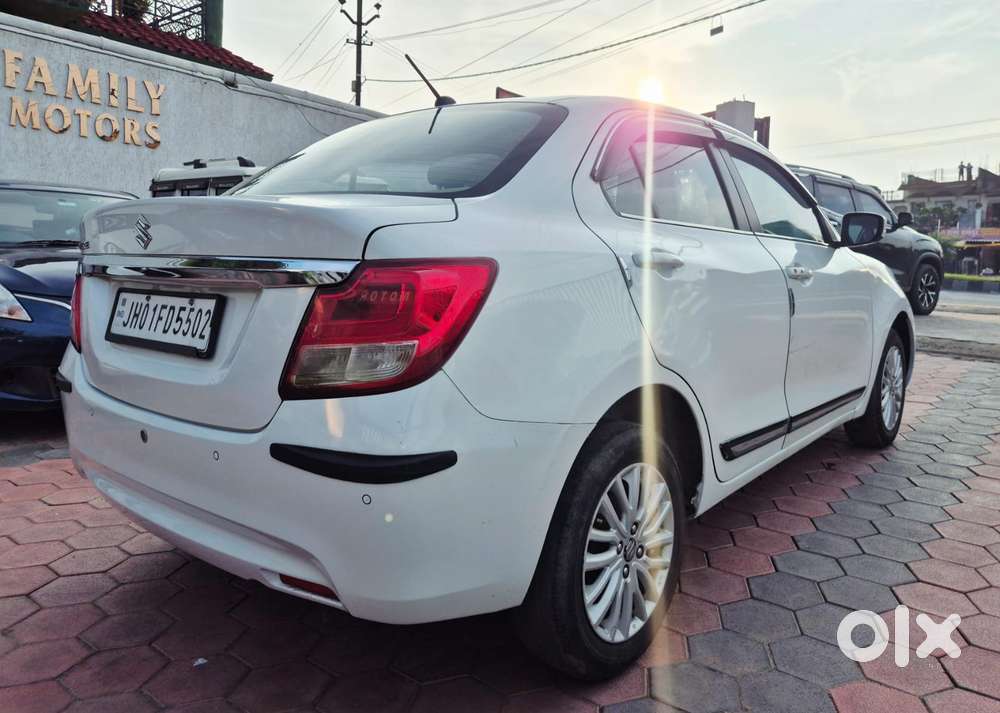 Maruti Suzuki Dzire 1.2 Zxi, 2023, Petrol