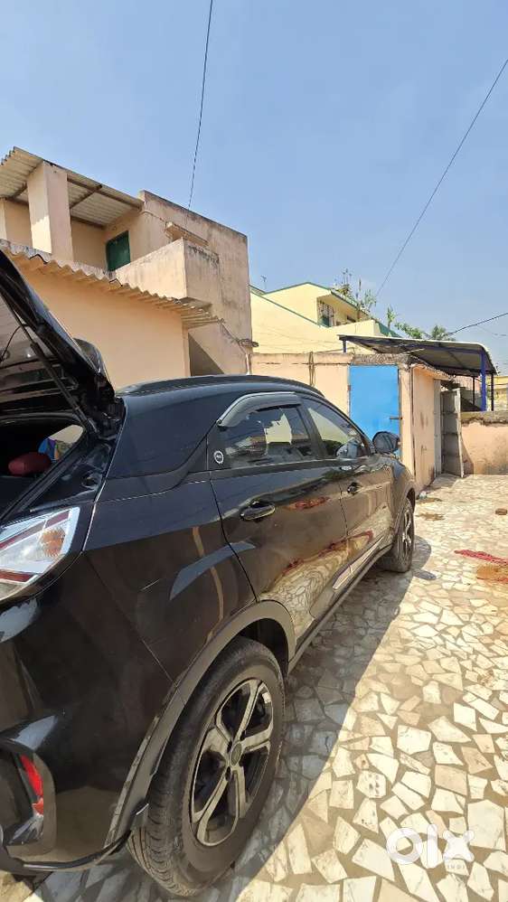 Tata Nexon Top End Amt Red Dark Edition