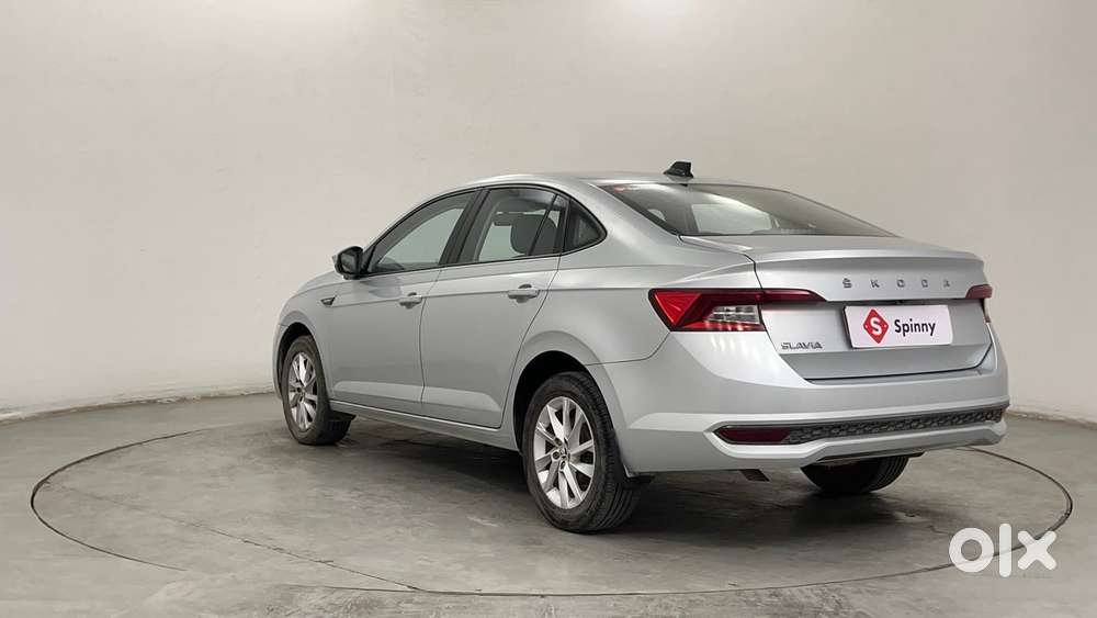 Skoda Slavia Ambition 1.0l Tsi At, 2022, Petrol