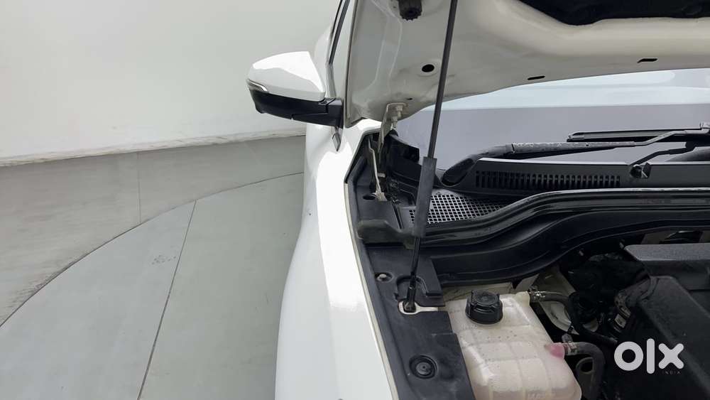 Mahindra Xuv700 2.0 Ax 7 Petrol At Luxury Pack Str, 2022, Petrol