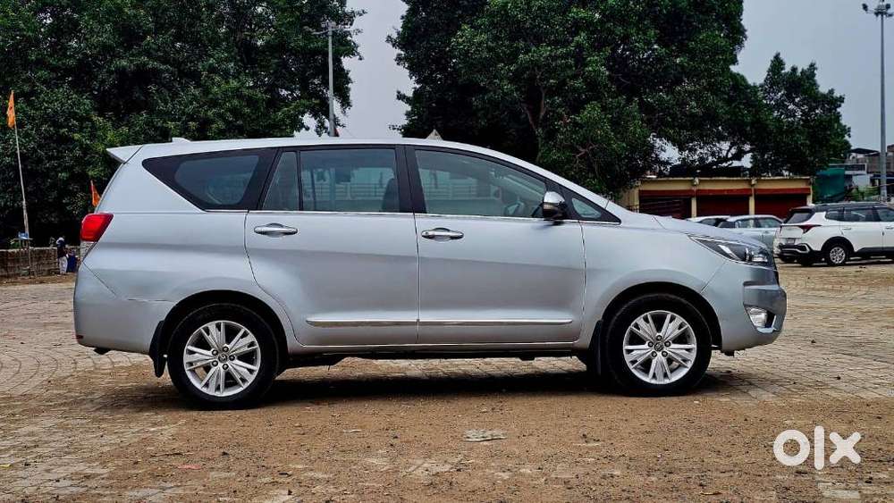 Toyota Innova Crysta 2.8z Automatic, 2016, Diesel