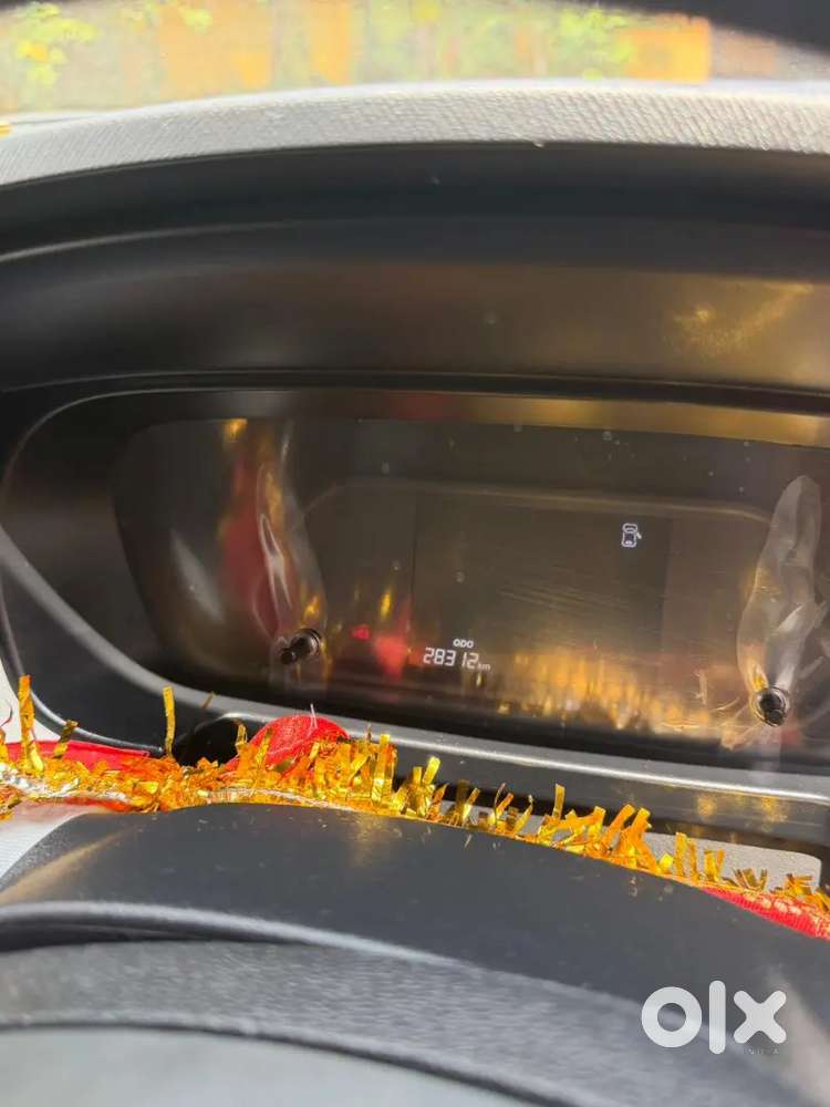 Tata Punch Accomplished Amt Sunroof 2025 Year