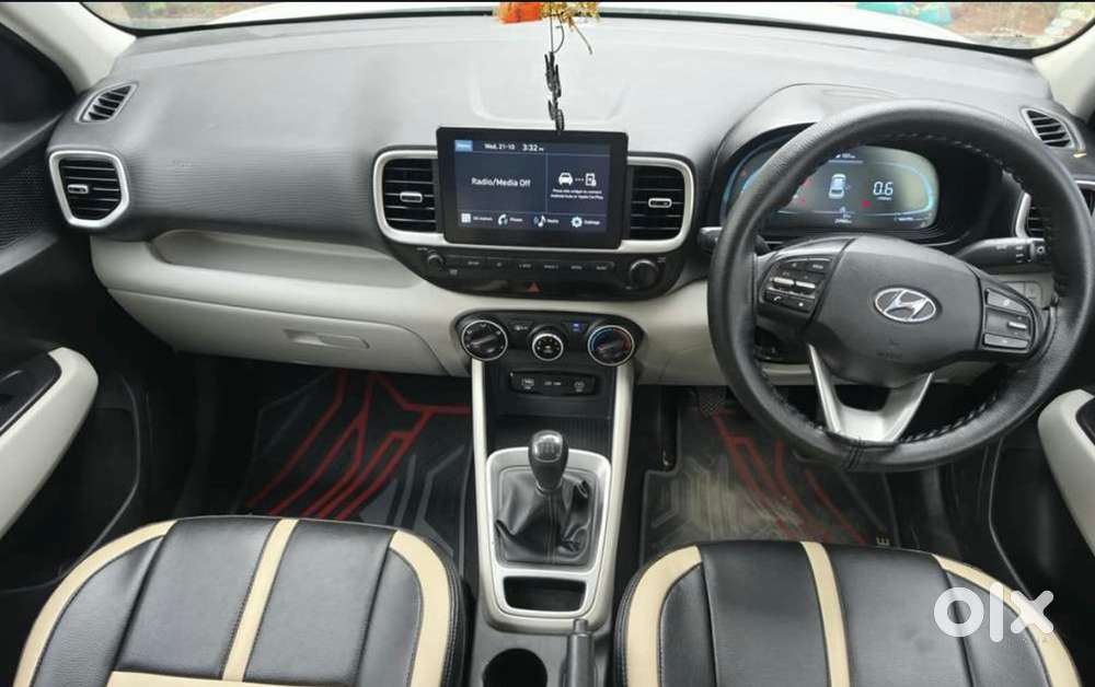 Hyundai Venue Petrol 2023