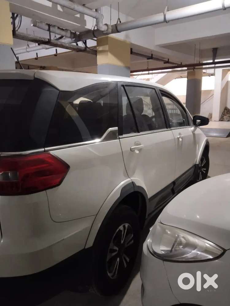 Car Tata Hexa