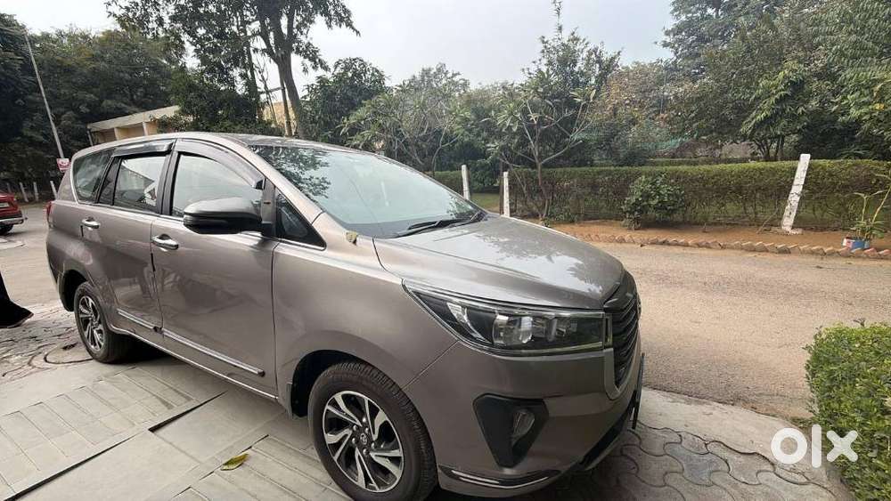 Toyota Innova Crysta 2.7 Gx Limited Edition At 7 Str, 2022, Diesel