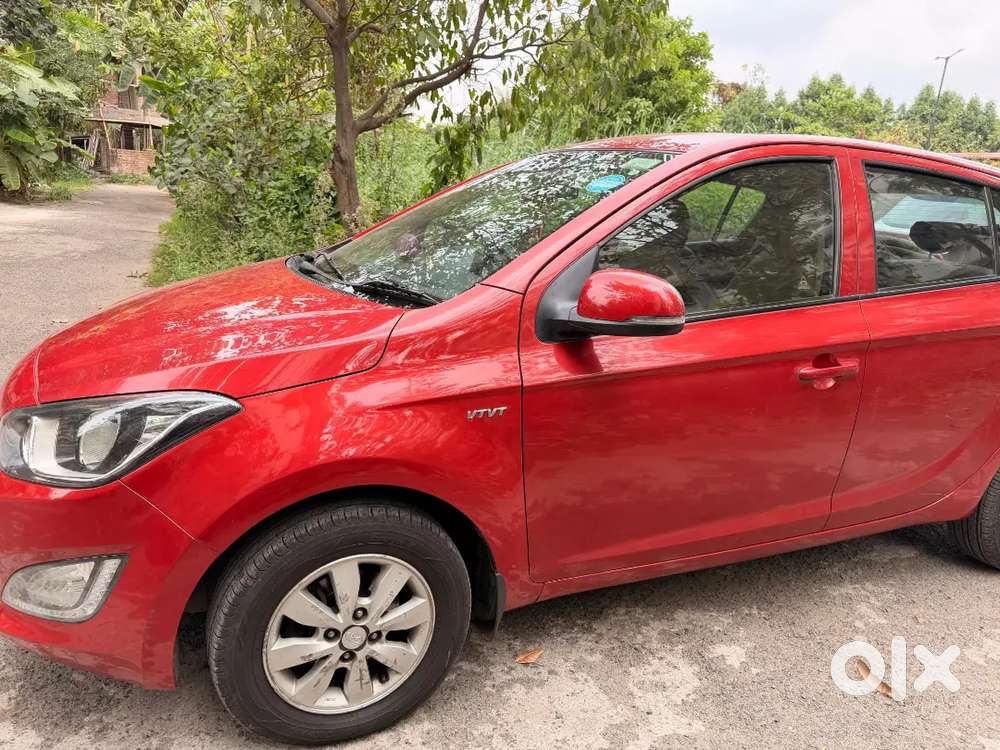 Owner Driven Hyundai I20 Sportz New Tyres & Battery