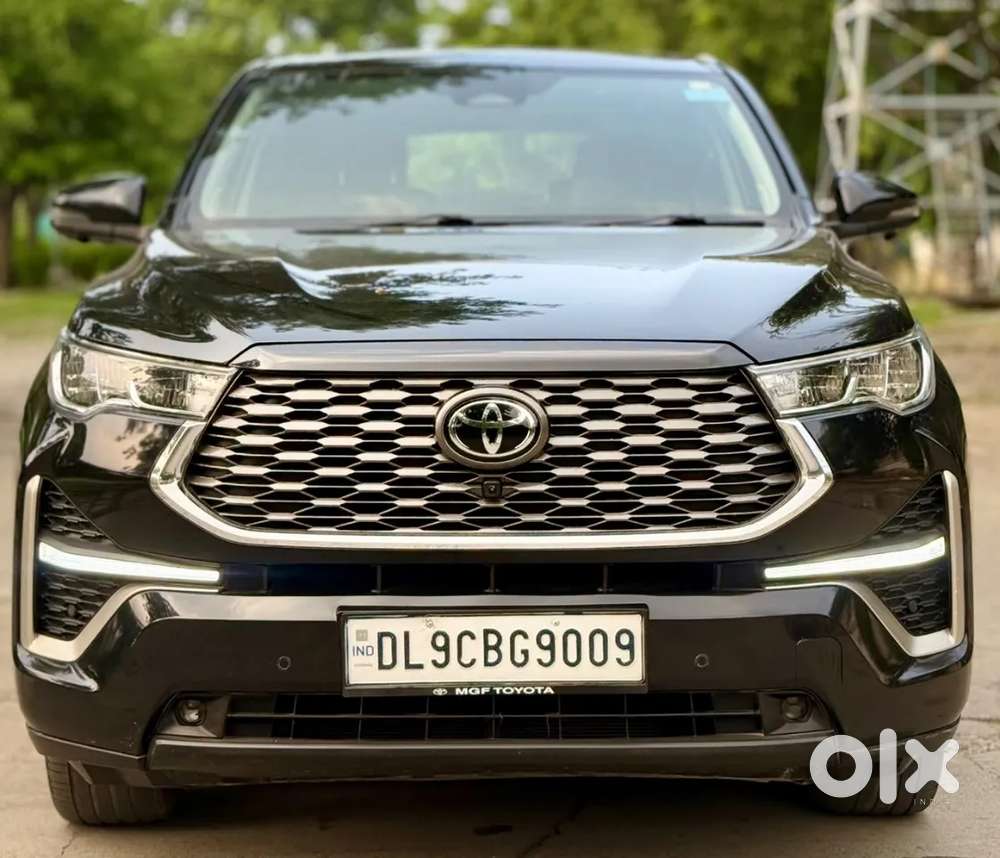 Toyota Innova Hycross 2.0 Zx (o) Hybrid 7 Str, 2025, Petrol