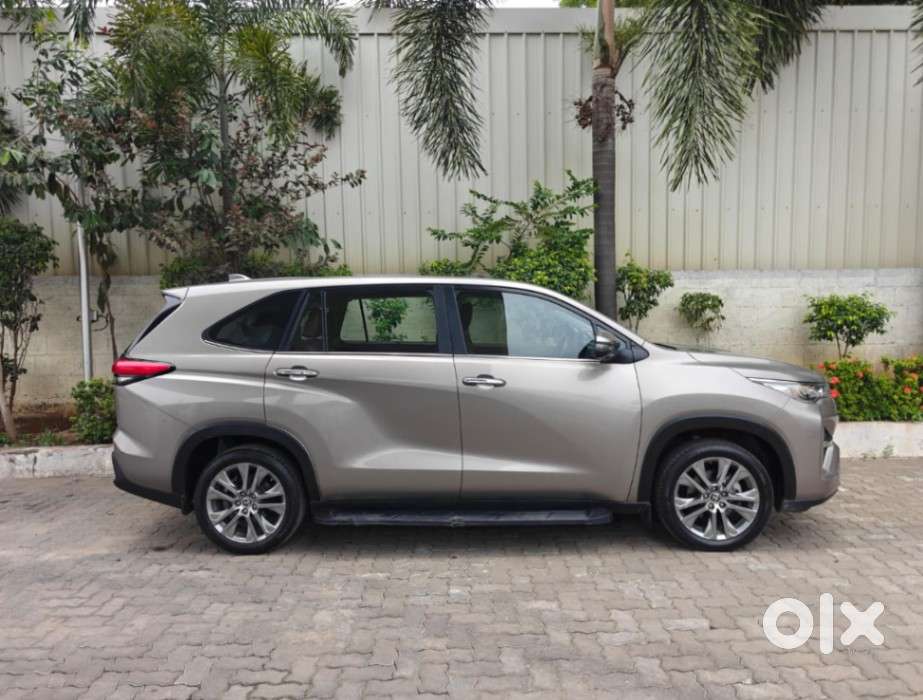 Toyota Innova Hycross 2.0 Zx (o) Hybrid 7 Str, 2024, Petrol