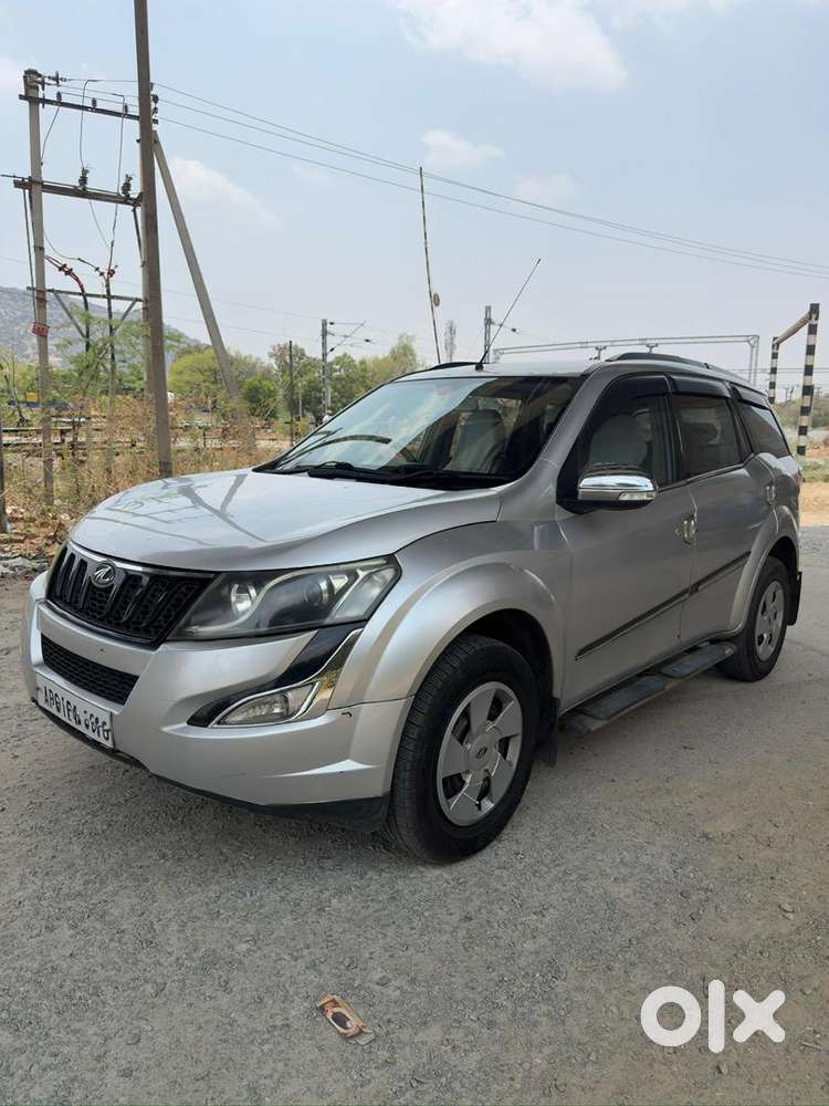 Xuv500 Showroom Maintenance Good Condition