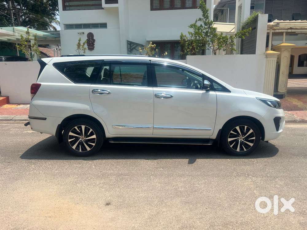 Toyota Innova Crysta