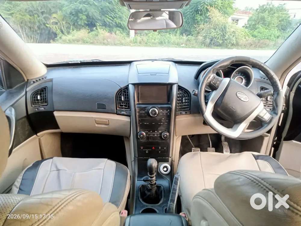 Mahindra Xuv500 W10 2016