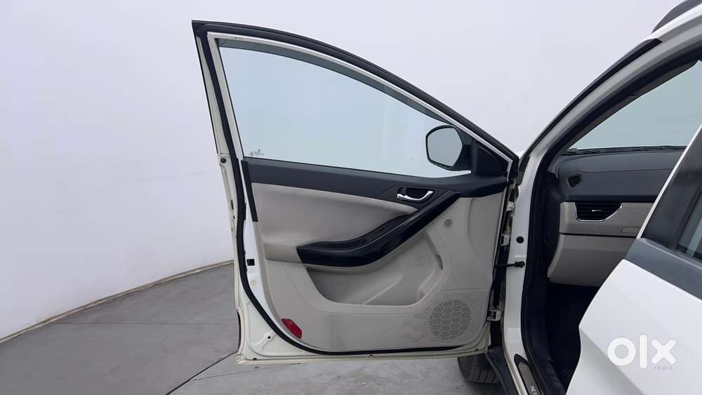Tata Nexon 1.2 Revotron Xza Plus (o), 2020, Petrol